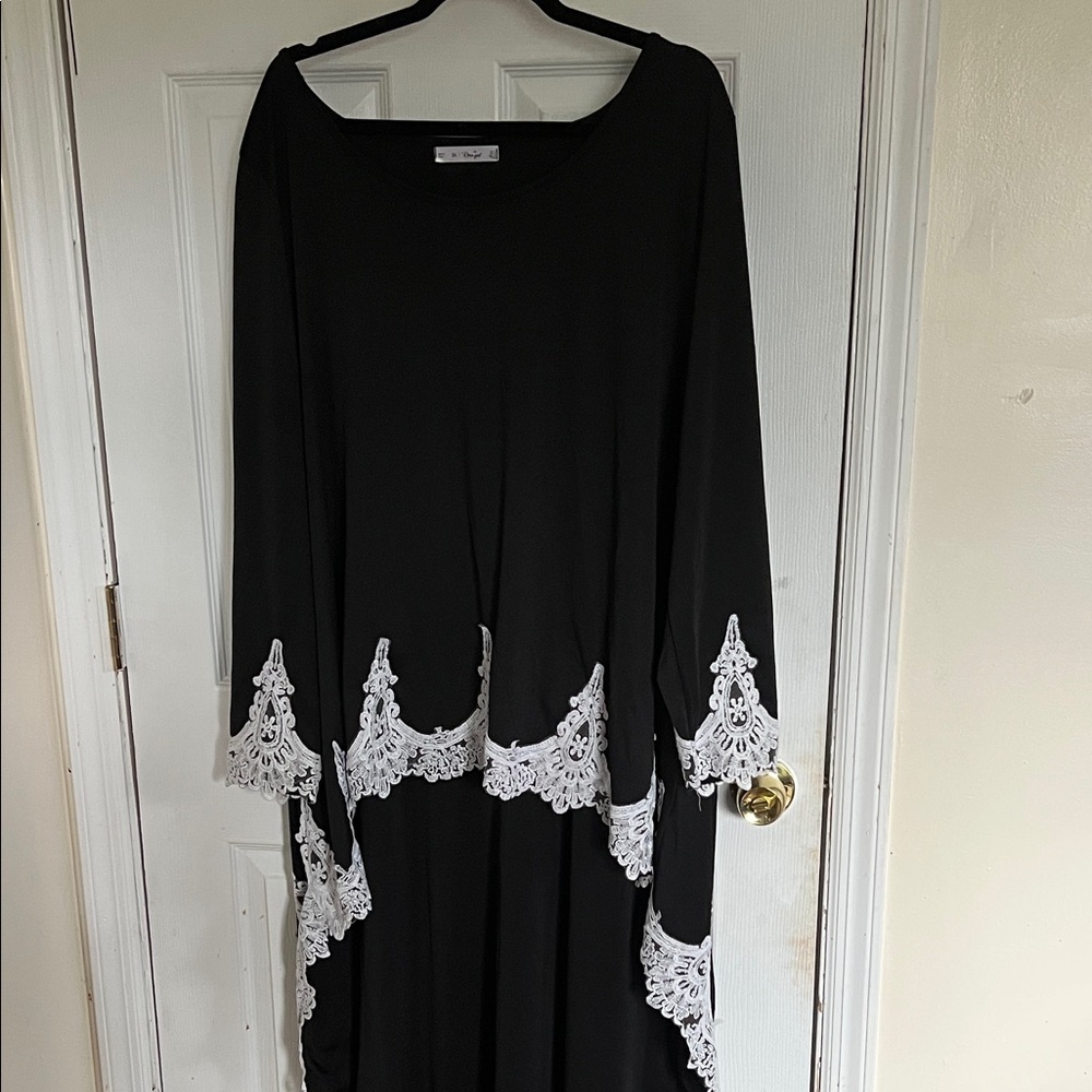 Rosegal Elegant Black Dress with White Baroque Lace Accents